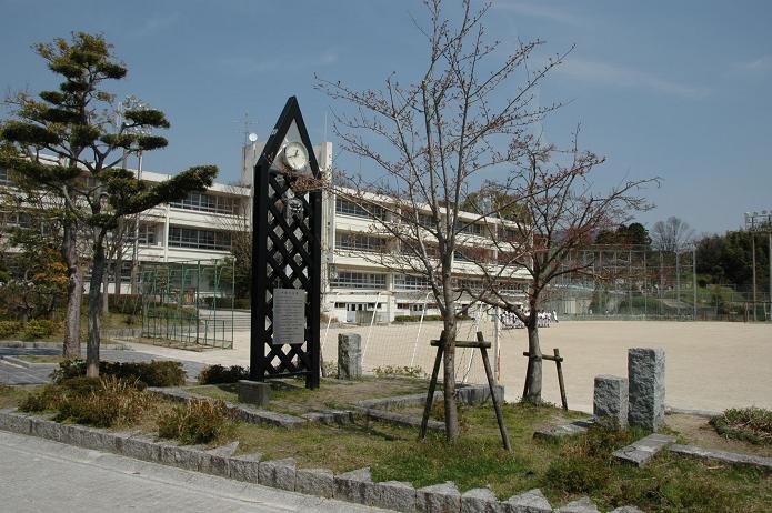 学業院中学校 (太宰府市)_a0042310_8522860.jpg