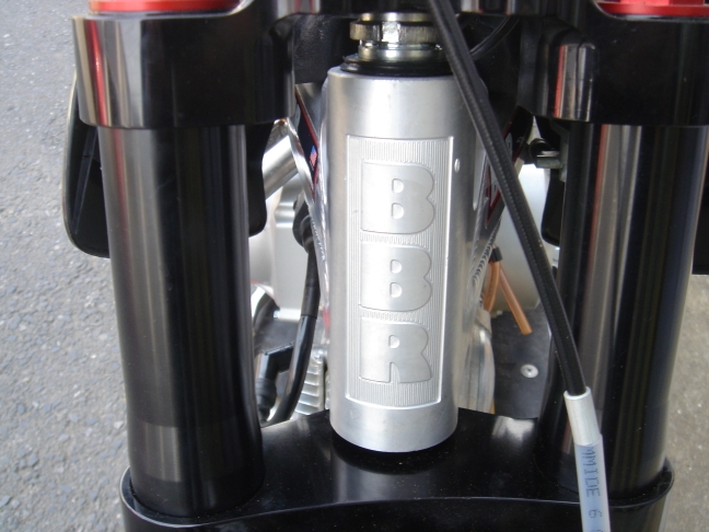 もう違うバイクだな・・・_f0062361_21351566.jpg