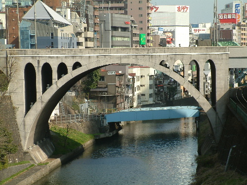 「神田 ニコライ堂と湯島聖堂」_a0000029_10583679.jpg