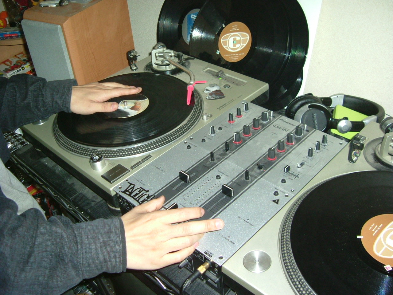 Dj Herb家でスクラッチ 自作電子楽器ノブログ Dj Herb家でスクラッチ 自作電子楽器ノブログ