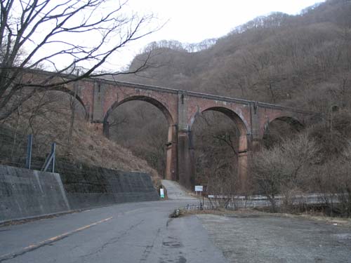 春の一旅/嬬恋村から軽井沢、碓氷峠_d0027290_1155916.jpg
