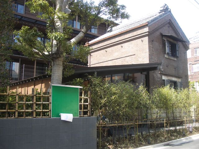 根津の町並にとけこむ、そこは、時間の流れの異なる、うどん専門店~釜竹~_f0040321_23171636.jpg