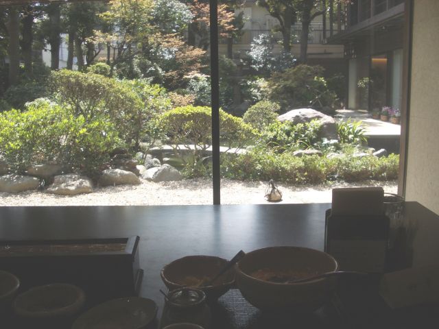 根津の町並にとけこむ、そこは、時間の流れの異なる、うどん専門店~釜竹~_f0040321_23215282.jpg