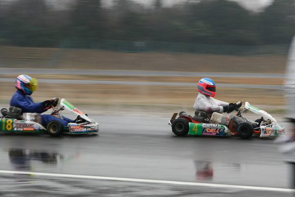 KART RACE IN SUZUKA　2006 全日本カート選手権 西地域 第1戦の結果です！_e0067356_1730811.jpg