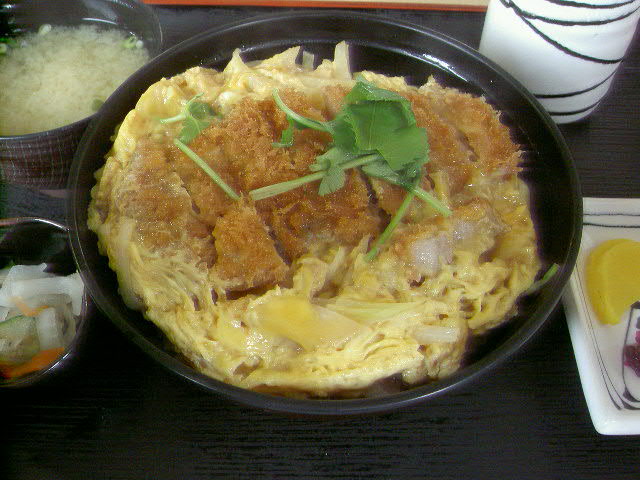 まこと亭のカツ丼_e0005253_1114668.jpg