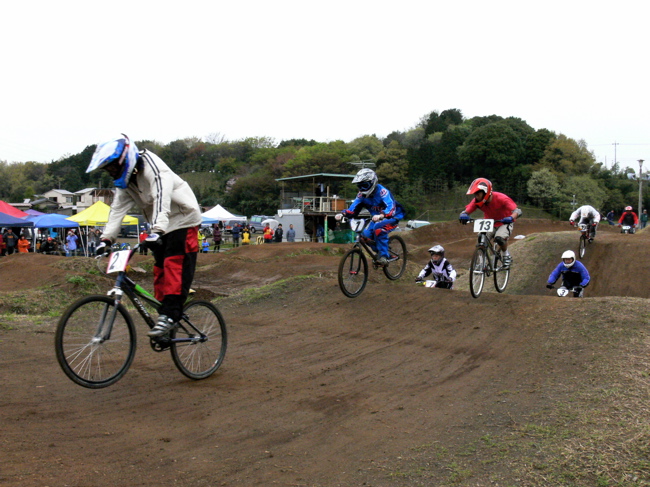 JOSF緑山４月定期戦 BMX、MTB予選の画像タレ流しBMXパウダー、エキスパート、エリートクラスを除く_b0065730_9103254.jpg