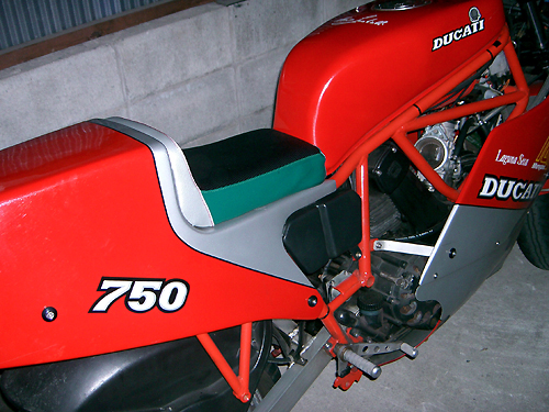 Ducati　750　F1　パンタ　PANTAH　ラグナセカ　シートカウル　テールカウル　テールランプ＆シート付　Laguna Seca モンジェイ MONTJUlCH Back to Classics