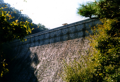 布引水源地水道施設(=布引ダム?)_b0063958_2284835.jpg