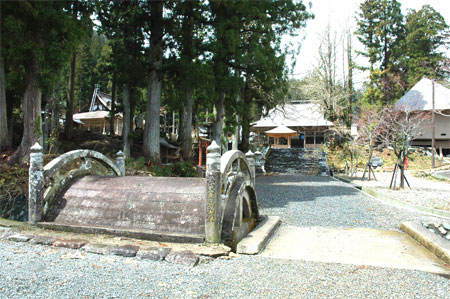 郡上はまだ雪(長良川鉄道）_e0076374_17552396.jpg