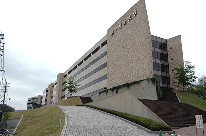 日本経済大学・保育短大・福祉大学_a0042310_19573510.jpg