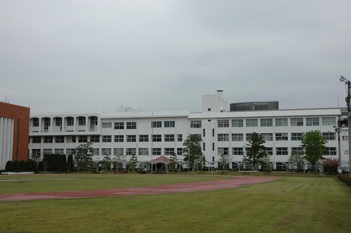 日本経済大学・保育短大・福祉大学_a0042310_20123974.jpg