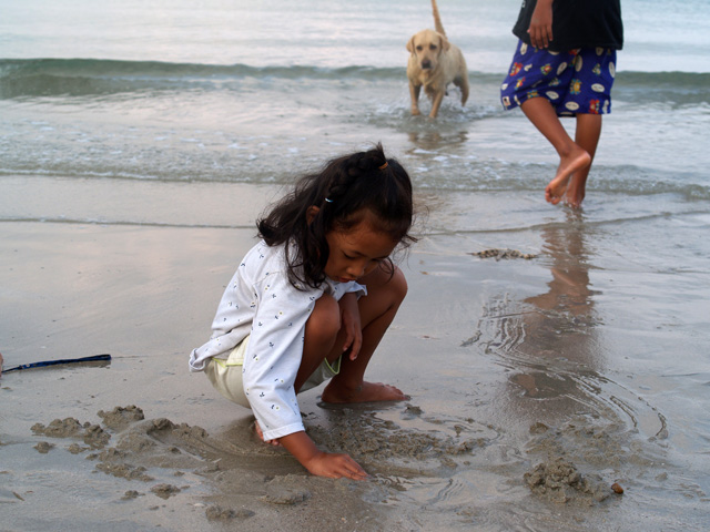 チャーン島の子供たち ２_f0066262_8153881.jpg