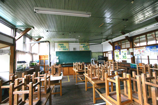 浅内小学校旧校舎_e0054299_930412.jpg