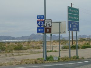 Day 10 (中編)オートマンからモハビー砂漠へ_f0088456_035177.jpg
