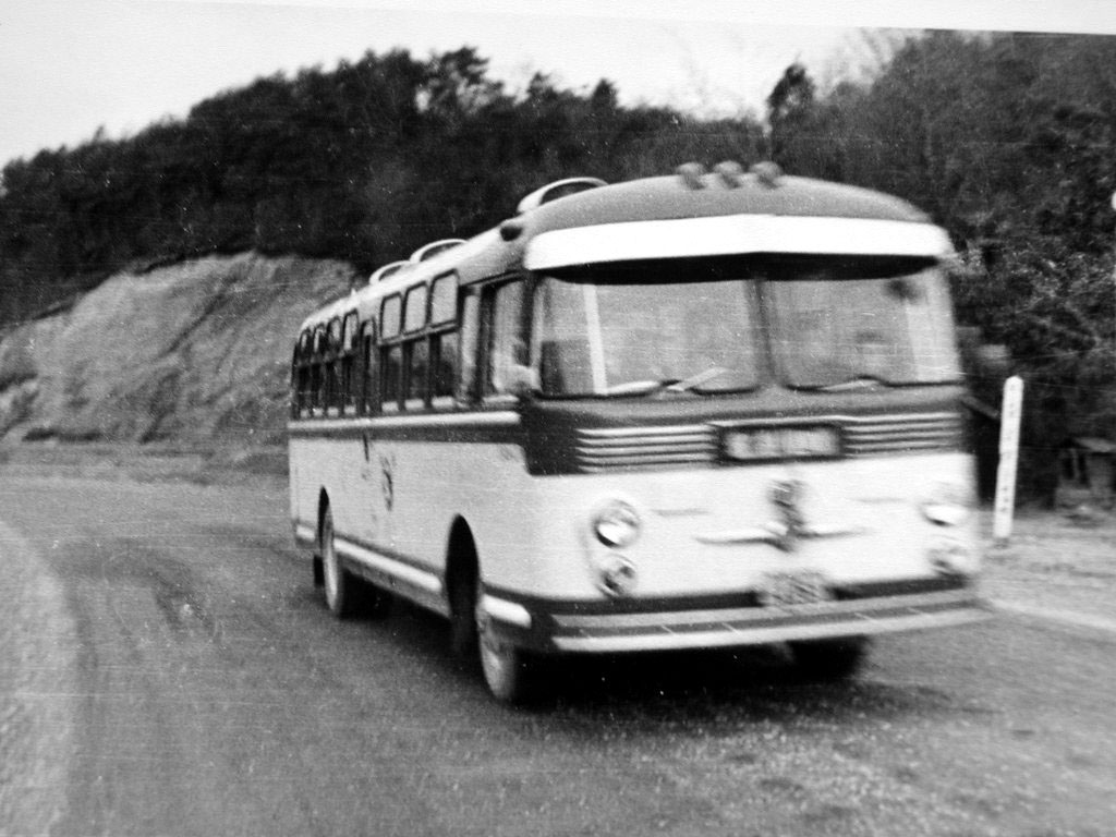 国鉄バス四国 時刻表 昭和61年3月3日 四国総局自動車管理室 UZ 6ZP1