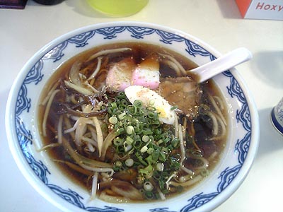 八角　の　しよゆぅラーメン_f0056567_16544516.jpg