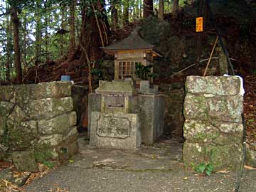 勝浦町生名＞＞＞二十番鶴林寺＞＞＞二十一番太龍寺＞＞＞阿南市阿瀬比町【2006年5月】_a0054016_1040401.jpg