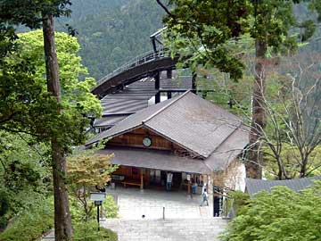 勝浦町生名＞＞＞二十番鶴林寺＞＞＞二十一番太龍寺＞＞＞阿南市阿瀬比町【2006年5月】_a0054016_10445189.jpg