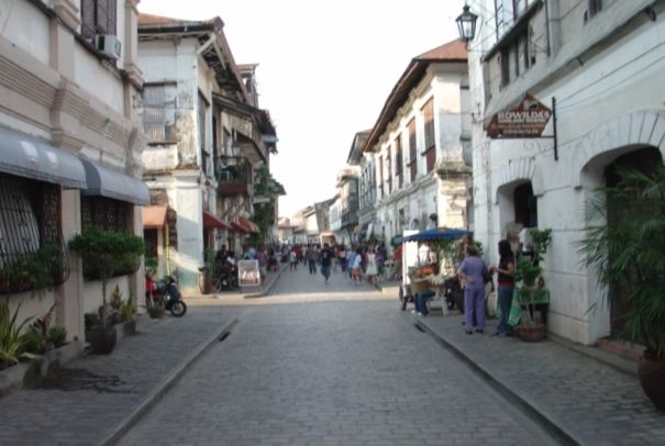 世界遺産の街　ＶＩＧＡＮ　ビガンを歩く_b0089690_22283985.jpg