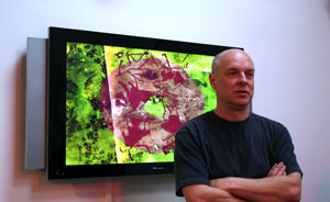 BRIAN ENO 「77 Million Paintings」 : Don't trust under 30.