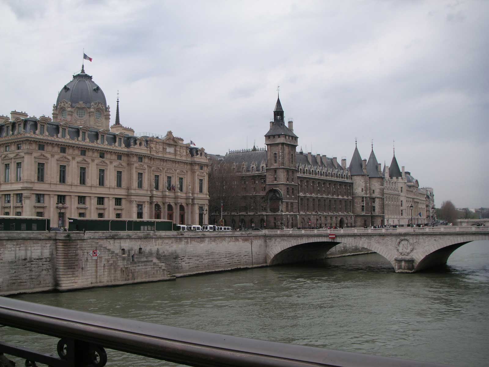 f0036603_2328235.jpg