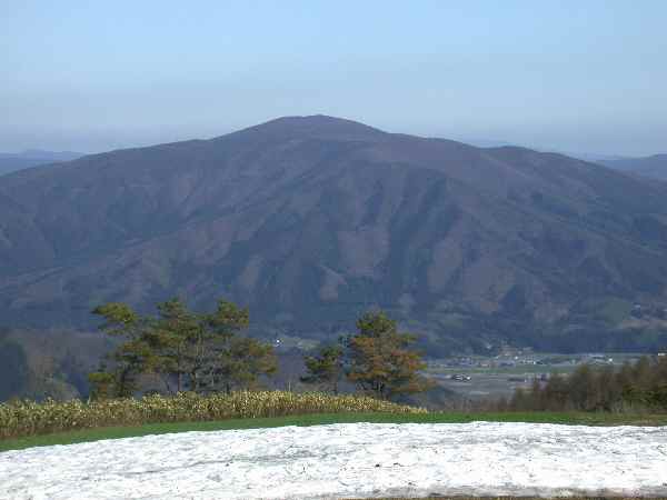 遠野不思議　第百八十六話「山谷川牧場からの眺め」_f0075075_2149133.jpg