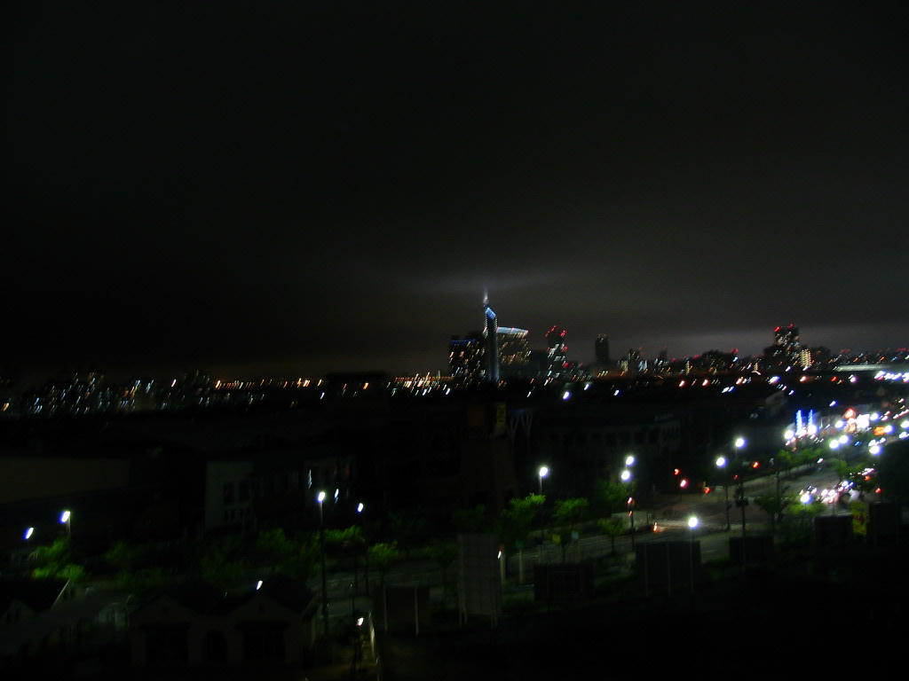 雨の福岡タワー夜景 Snooopy です 雨の福岡タワー夜景 Snooopy です