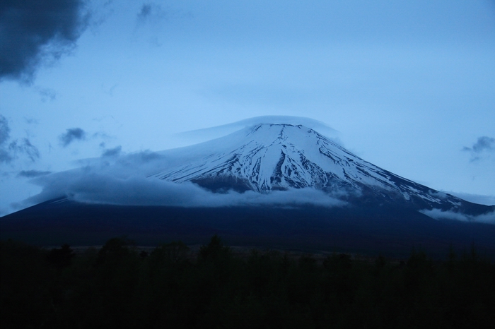 本日(５／１０)の富士山です。_f0105478_1014.jpg