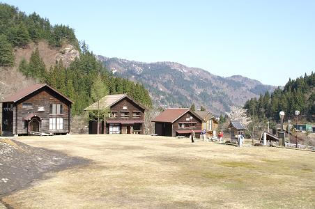 白山麓の春景色（Ⅲ）　つるつるの湯「御前荘」_d0043602_7504921.jpg