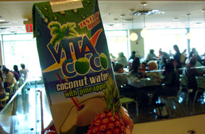 Whole Foodsのカフェ_b0007805_12594524.jpg