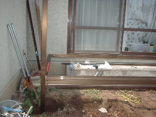 サンルーム取り付け工事スタート_f0031037_1961389.jpg