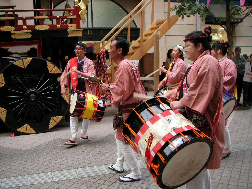 青葉祭り→すずめ踊り_f0100593_1754662.jpg