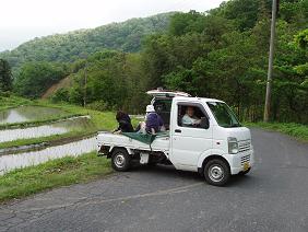 田植えの休憩　連写_c0039442_21392266.jpg