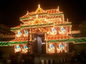 お祭り　Kollam Pooram 　_d0007756_12385257.jpg