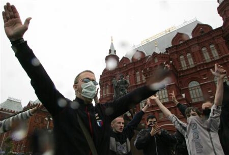 モスクワ・プライド：同性愛者ら１２０人拘束　モスクワ中心でデモ強行_d0066343_1032444.jpg
