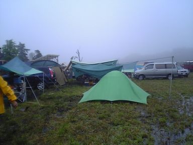 雨の朝霧フェス（その２）：5月27日、28日_c0032583_15325858.jpg