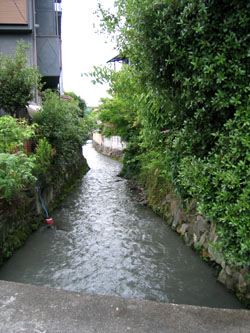 京の空の下 水は流れる_c0069903_7114798.jpg