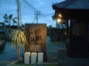 d0038319_1412259.gif
