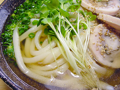 白バラを初めて打つ・今日は鶏ハムうどん_d0035104_16531839.jpg