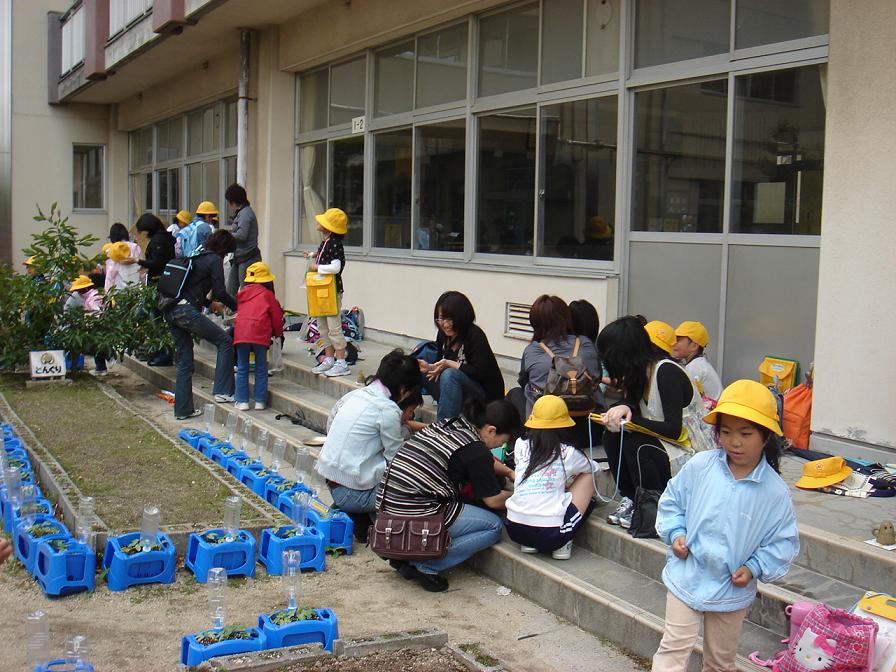 2006．5.27　桜林小学校へ　体験教室_b0081152_2063518.jpg