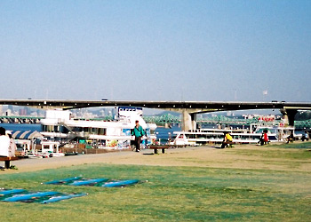 漢江遊覧船_c0065600_991975.jpg