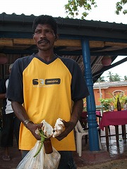 インド周辺　第8回旅行は、綺麗な海と砂浜　ウナワトゥナ_e0074199_2028211.jpg