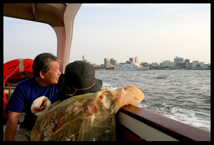 海の真ん中で _f0100215_22371911.jpg