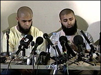 テロ容疑者として撃たれた兄弟が会見_c0016826_21402039.jpg