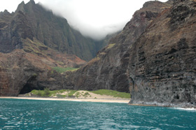 カウアイ島旅行記：2日目その1　Na Pali Coastへクルーズ_a0055218_354436.jpg