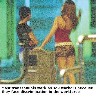 Malaysia: ‘Third gender’ living in legal limbo_d0066343_11443377.jpg