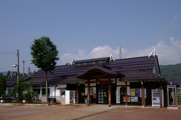 JR飯山線の飯山駅へ_e0000746_20505355.jpg