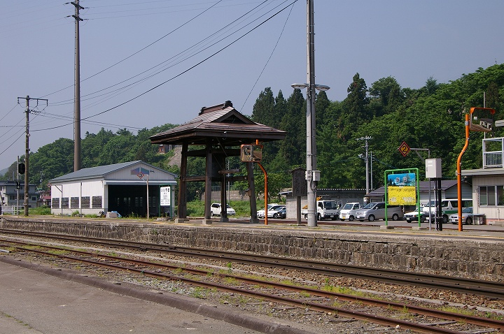 JR飯山線の飯山駅へ_e0000746_2051540.jpg