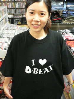 \"DISCLOSE\"で大儲け!! _f0004730_1913213.jpg