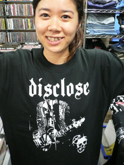\"DISCLOSE\"で大儲け!! _f0004730_19135881.jpg